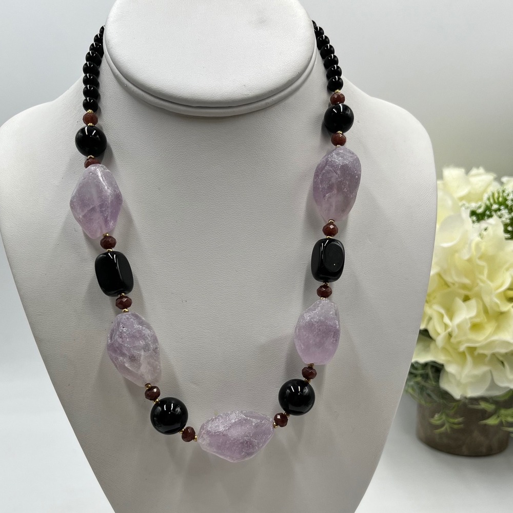 Lee Sands Amethyst And Black
Onyx Chunky Necklace 19 Inches
Long
